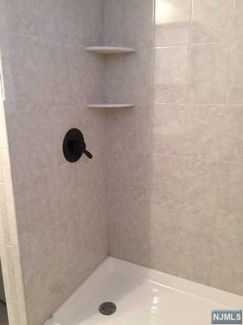 234 Orient Way, Lyndhurst NJ  07071-1636 exterior