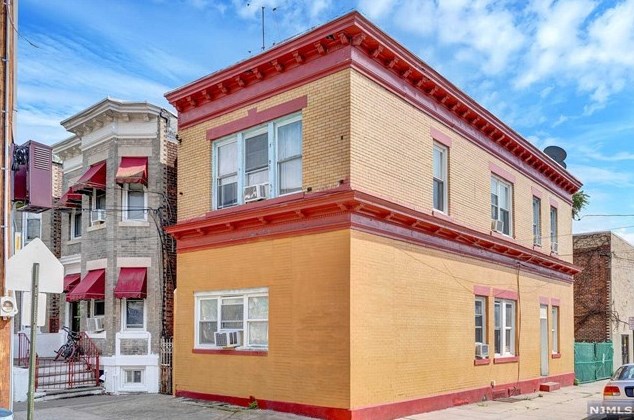 127 62nd St, West New York, NJ 07093