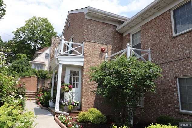 27-33 Corsa Terrace #1a, Ridgewood, NJ 07450
