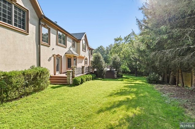 322 Water View Dr, Franklin Lakes, NJ 07417