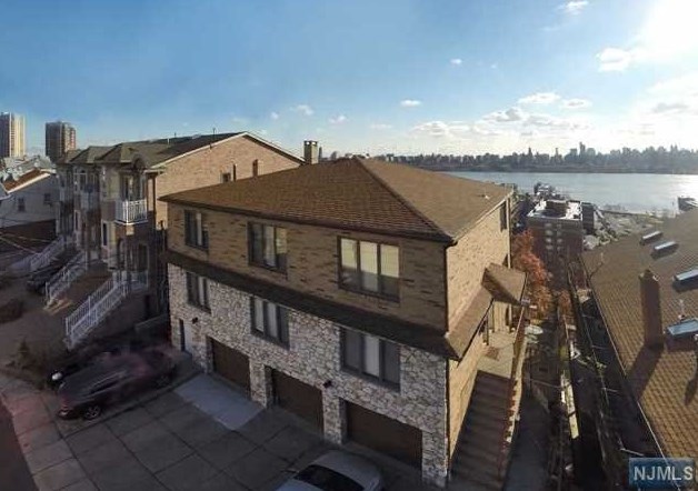 118 Pine St #1, Cliffside Park, NJ 07010