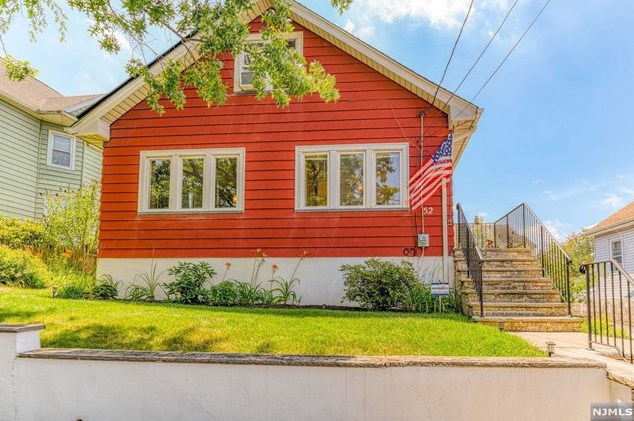 52 Kovar St, Bogota, NJ 07603