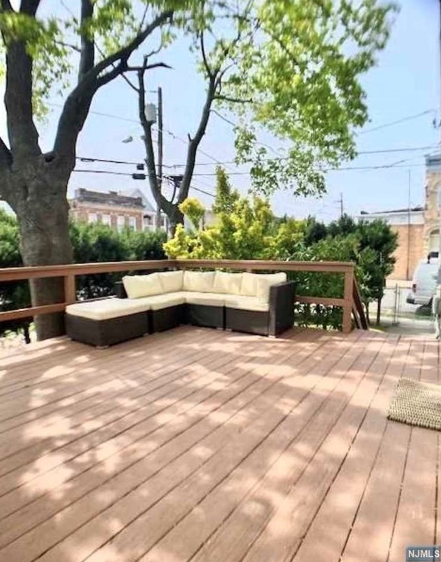 2 Farnham Ave #1a, Outwater, NJ 07026