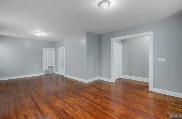 151 Sunset Ave, Newark NJ  07106-1952 exterior