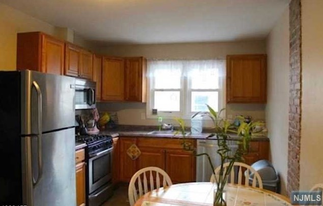 77 Lower Notch Rd, West Paterson, NJ 07424