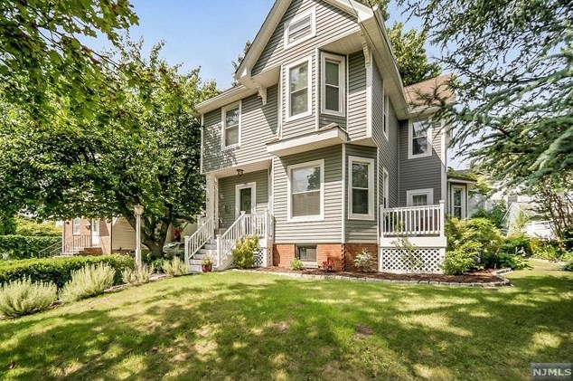 33 Passaic Ave, Rutherford, NJ 07070-2055