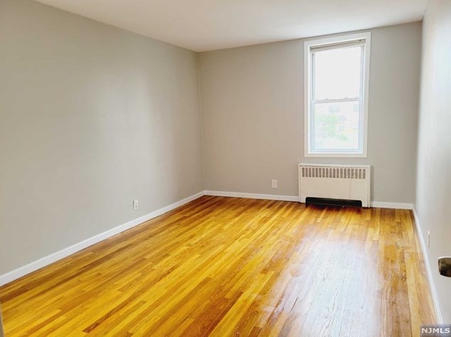 2160 Center Ave, West Fort Lee NJ  07024-5857 exterior