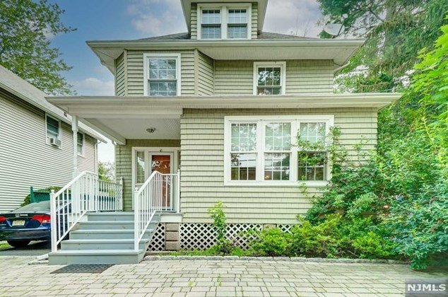 73 W Ivy Ln, Englewood, NJ 07631