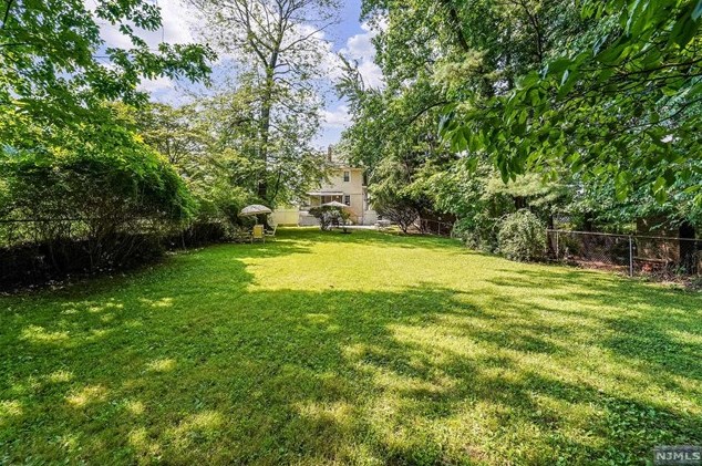 173 Central Ave, Bergenfield NJ 07621-1209 exterior