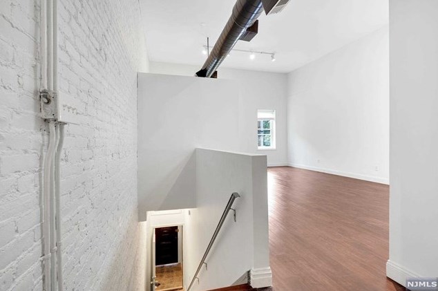 39 Coles St #2, Jersey City, NJ 07302