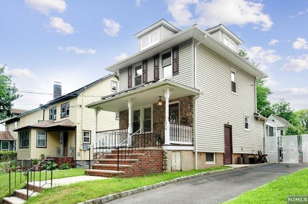 216 3rd St, Ridgefield Park, NJ 07660