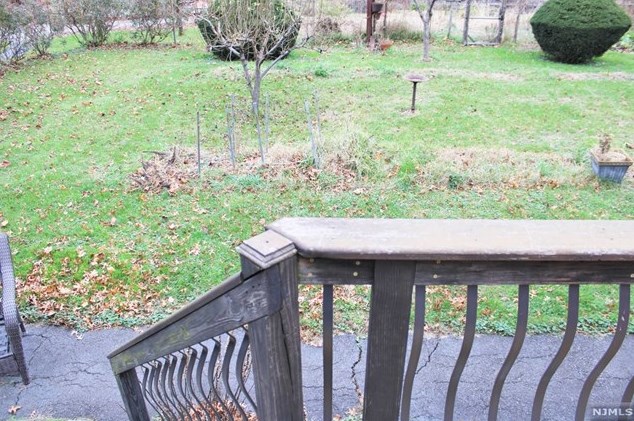 244 Meadow Ln, Secaucus NJ  07094-4317 exterior