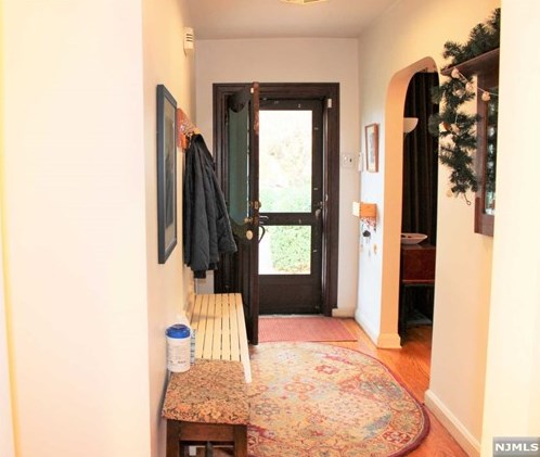 244 Meadow Ln, Secaucus NJ  07094-4317 exterior