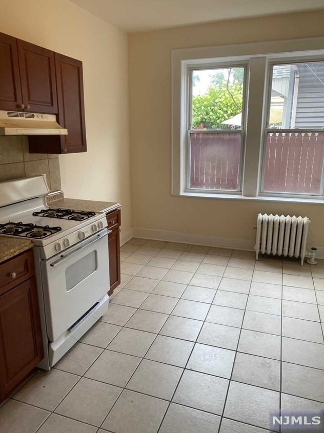 11 King St #4, Kearny, NJ 07032