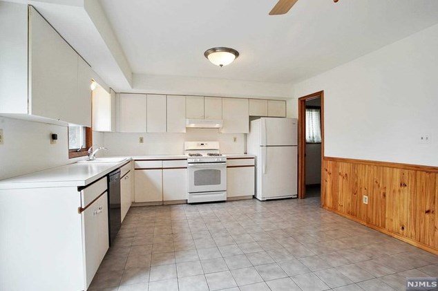 247 Franklin Ave, Cliffside Park, NJ 07010