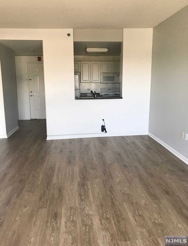 3302 City Pl #3302, Edgewater, NJ 07020
