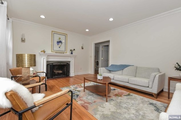 216 Godwin Ave, Wyckoff NJ  07481-2018 exterior