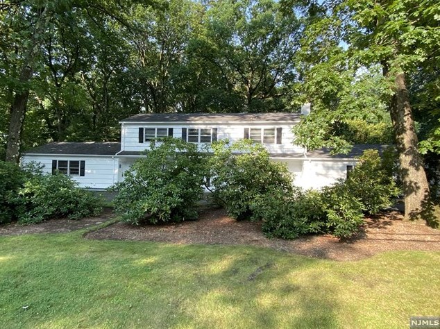 10 Terkuile Rd, Montvale, NJ 07645