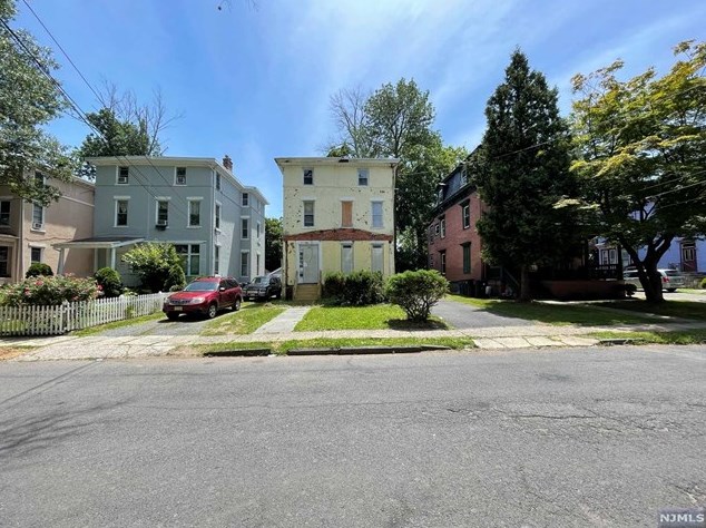 822 2nd Pl, Plainfield, NJ 07060