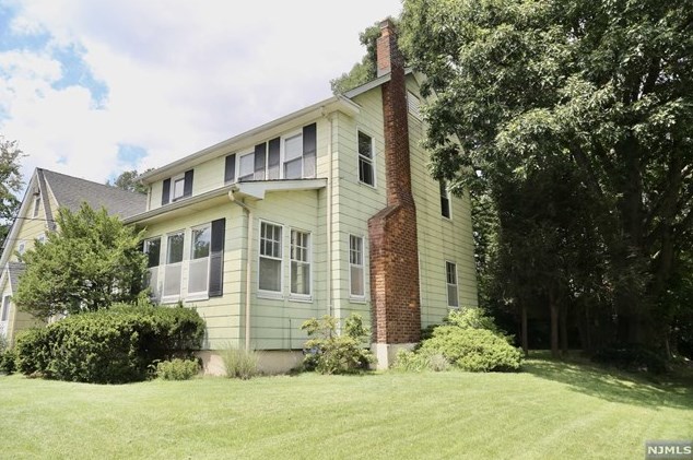 1 Tenafly Ct, Tenafly, NJ 07670-2050