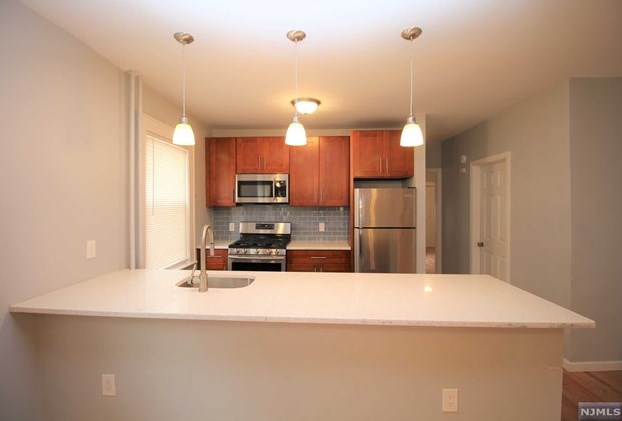 222 Irving Pl #3, Lyndhurst, NJ 07071