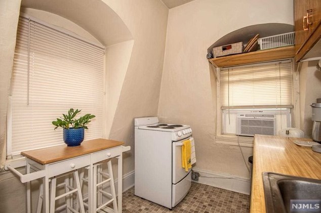 188 Smt Cross, Rutherford NJ 07070-2554 exterior