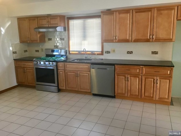 218 Colfax Ave #2, Clifton, NJ 07013