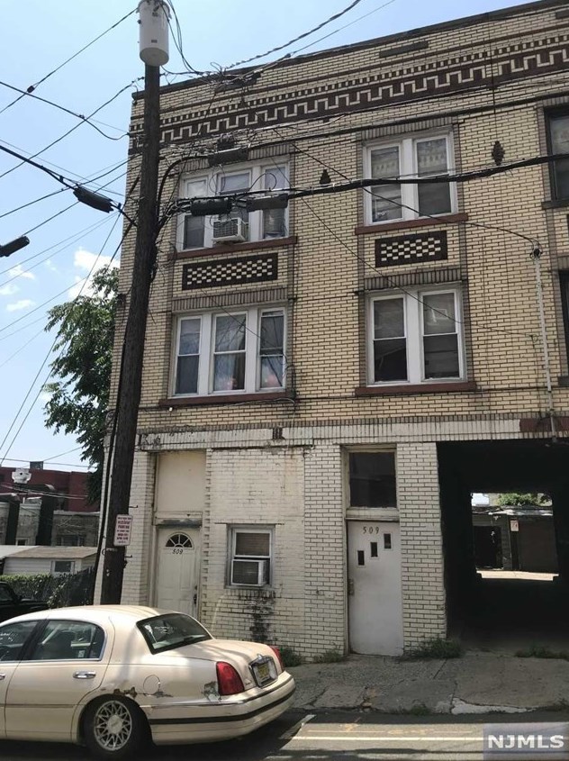 509 67th St, West New York, NJ 07093-1701