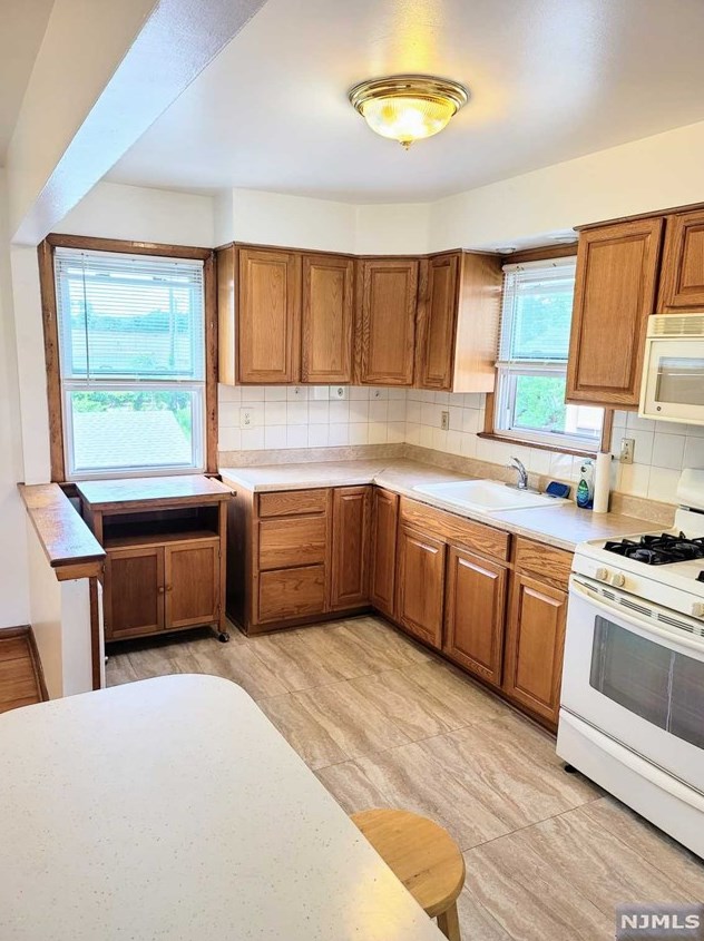 135 Scoles Ave, Clifton NJ  07012-1119 exterior