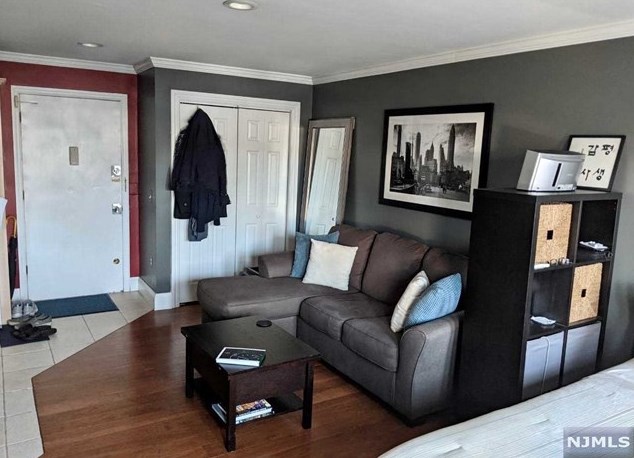 605 Grove St Apt D8, Clifton, NJ 07013
