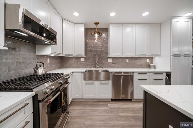 131 Fisher Rd, Mahwah, NJ 07430