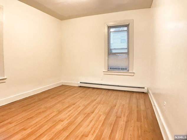 114 Weequahic Ave, Newark, NJ 07112