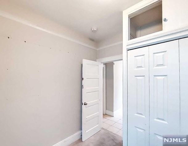 248 Custer Ave, Jersey City NJ 07305-1705 exterior