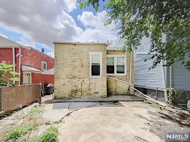 248 Custer Ave, Jersey City NJ 07305-1705 exterior