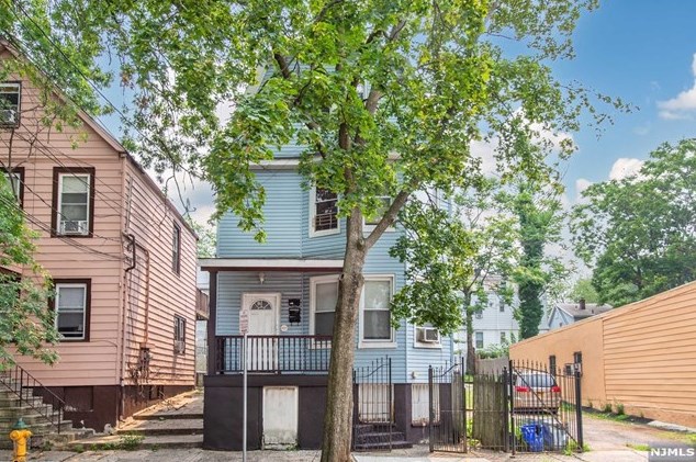 124 Sunset Ave, Newark, NJ 07106-1952