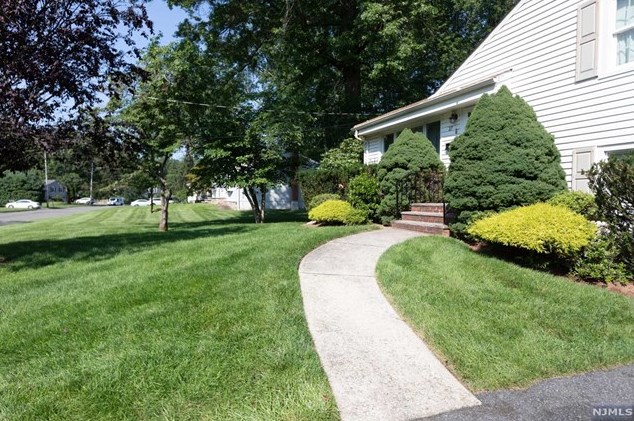 37 South Kohring Circle, Harrington Park, NJ 07640