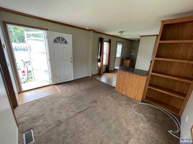 8 E 6th St, Moonachie, NJ 07074