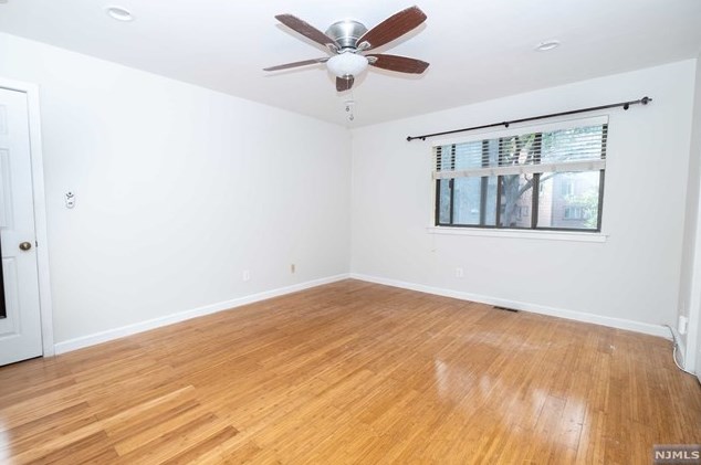 523 Teal Plz, Secaucus NJ  07094-2217 exterior