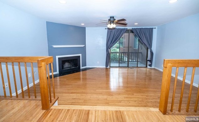 523 Teal Plz, Secaucus NJ  07094-2217 exterior