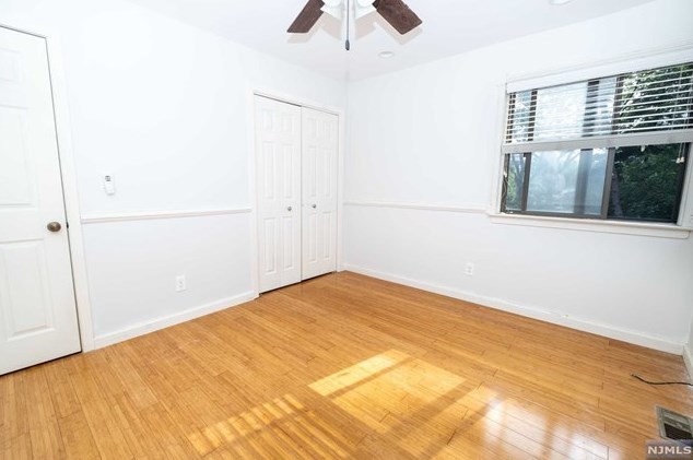523 Teal Plz, Secaucus NJ  07094-2217 exterior