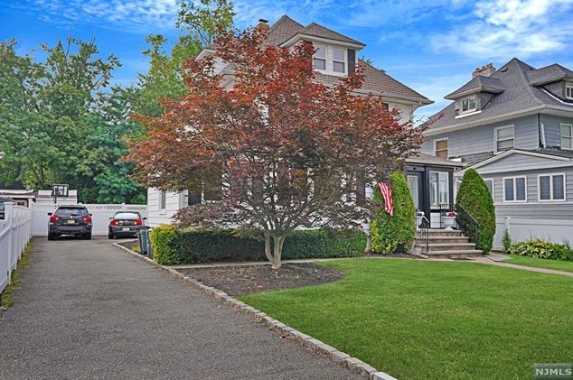 56 Elm St, Montclair, NJ 07042