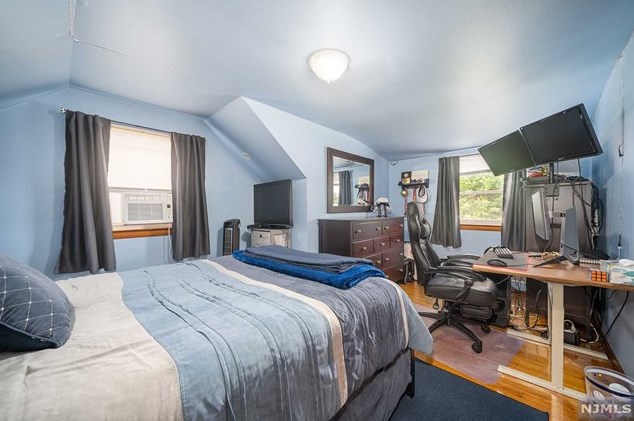 1018 Gillis Pl, Secaucus NJ  07094-4218 exterior