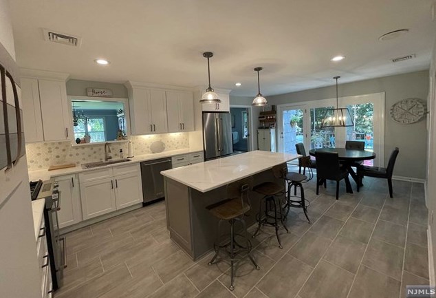 635 Orangeburgh Rd, Westwood, NJ 07675