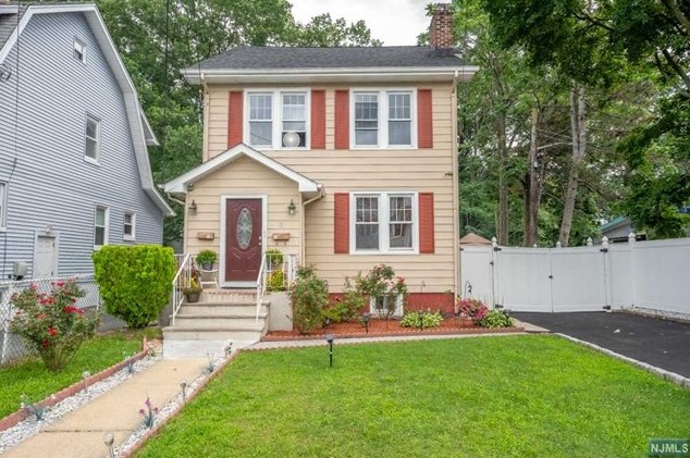 15 Weaver Ave, Bloomfield, NJ 07003