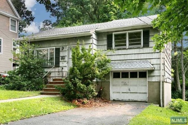 161 Henry St, Hasbrouck Heights, NJ 07604