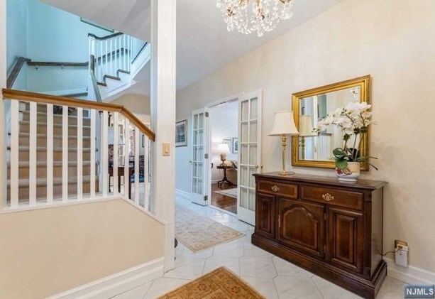 1014 Arcadian Way, West Fort Lee NJ  07024-6304 exterior