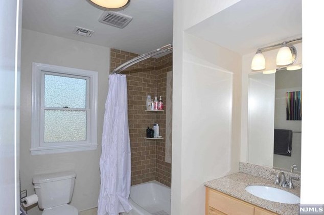 276 Watson Ave, Lyndhurst NJ  07071-1829 exterior