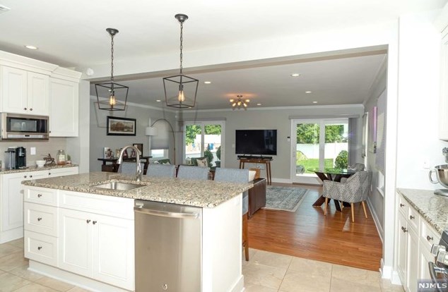 276 Watson Ave, Lyndhurst, NJ 07071