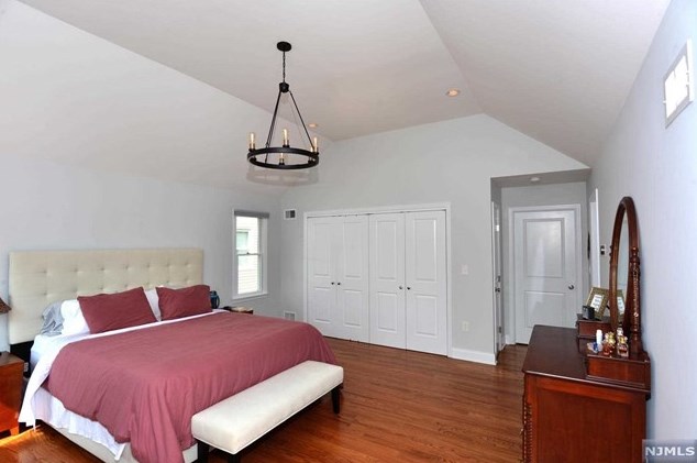 276 Watson Ave, Lyndhurst NJ  07071-1829 exterior