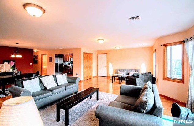 85 Devon Terrace, Kearny, NJ 07032